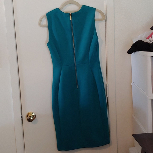 Calvin Klein Form fitting dress - Picture 3 of 4